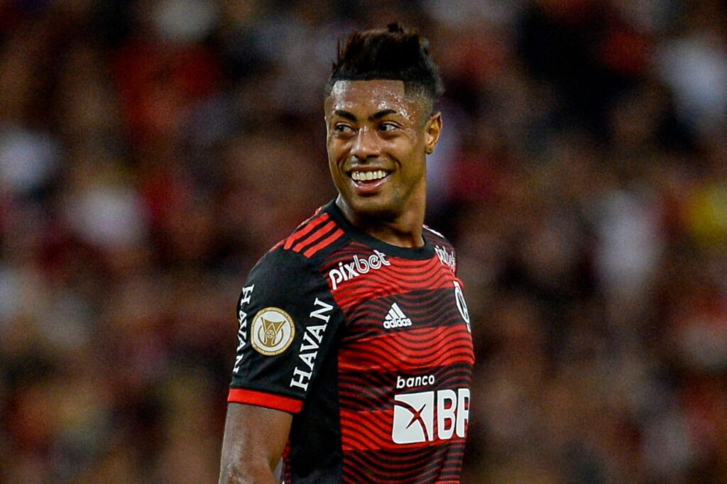 Bruno Henrique Define Data Para Assinar Com Clube Brasileiro