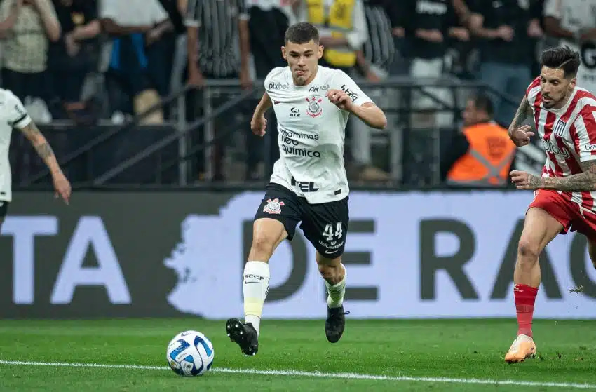 Gabriel Moscardo faz 18 anos e Corinthians pode negociar jogador